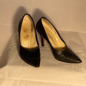 Vintage Valley Shoes Size 5 Black Leather/Ostrich Brogue Pattern 4” Spike Heels